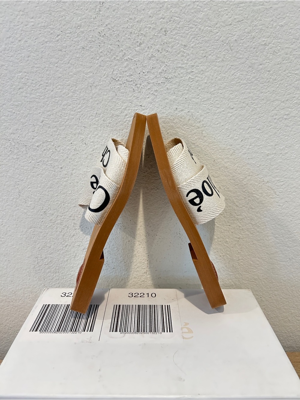 NIB Chloé Women's Woody Logo Slide Sandals White, Size 38, $550 Retail - Picture 4 of 9